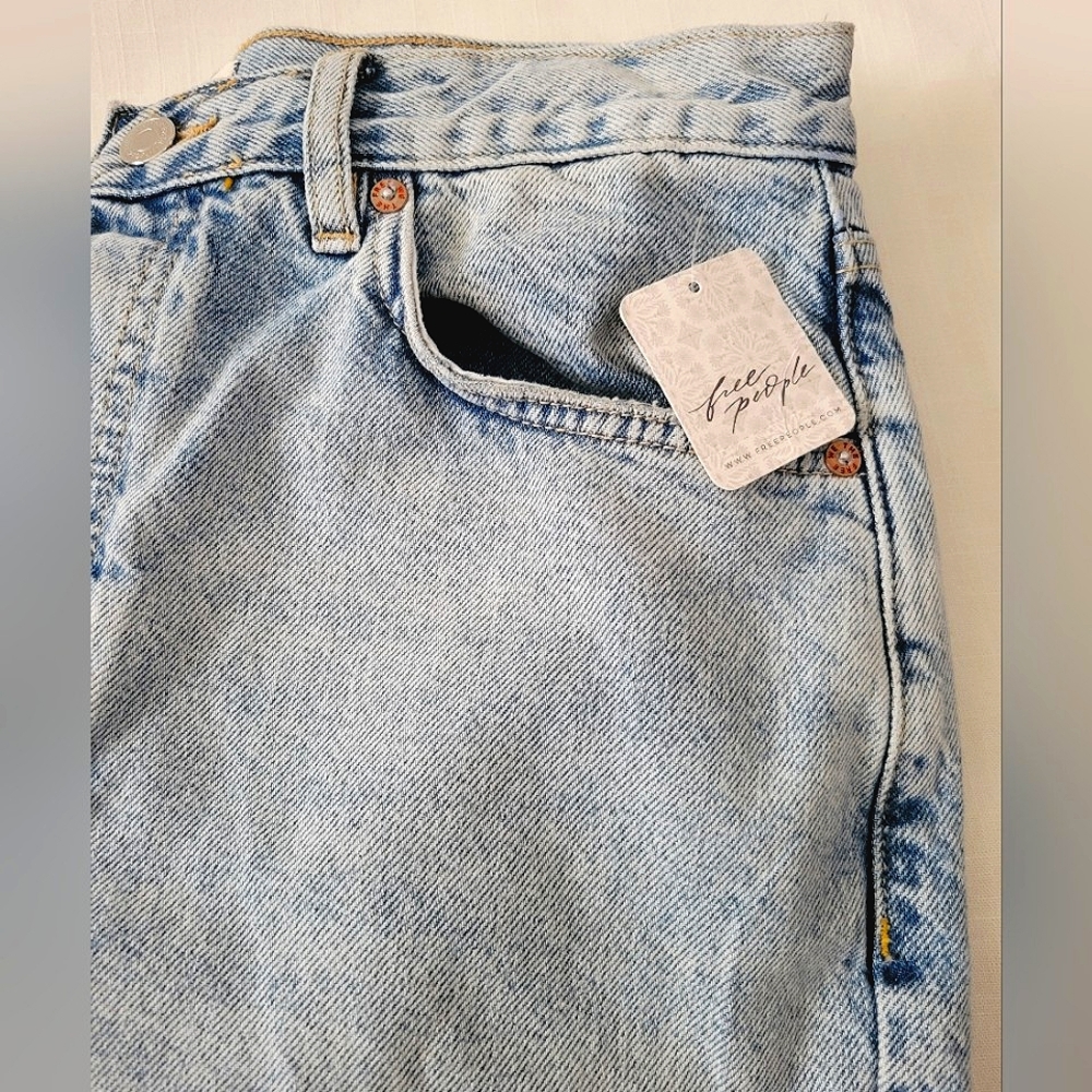 Free People Stone Washed Distressed Jeans size 30